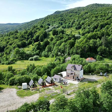 Vita Guesthouse Bajram Curri Exteriér fotografie