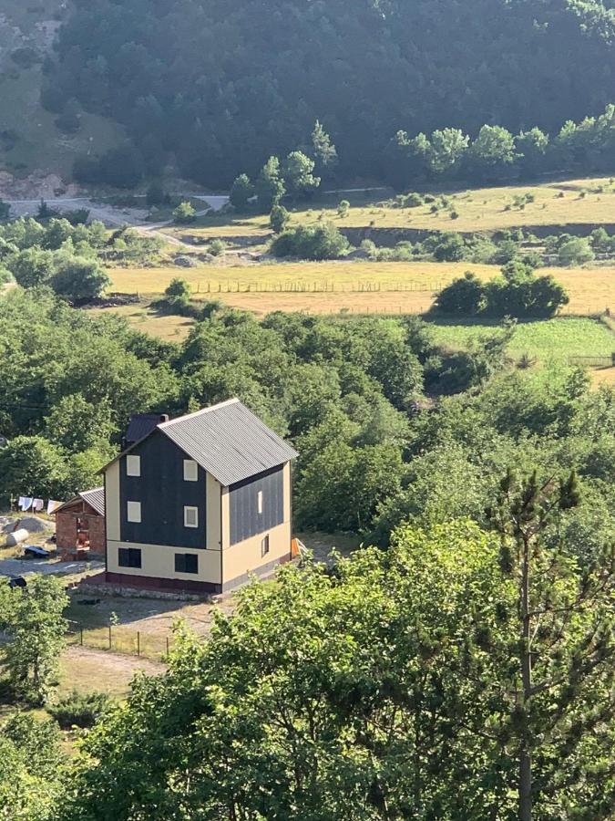Vita Guesthouse Bajram Curri Exteriér fotografie