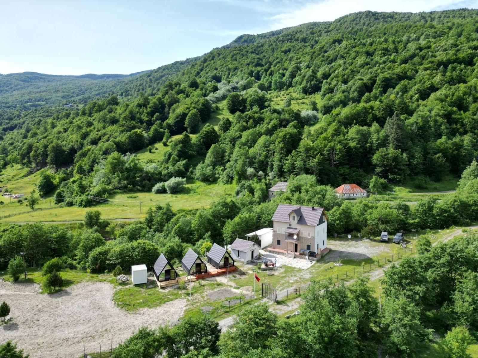 Vita Guesthouse Bajram Curri Exteriér fotografie